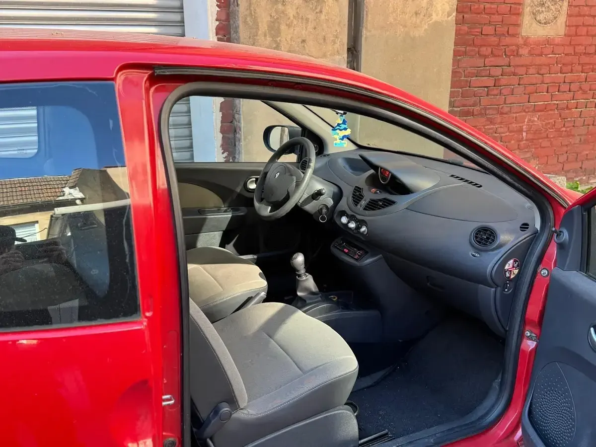 Gebraucht Renault Twingo 58 PS (42 kW) 2010 Rot Kleinwagen