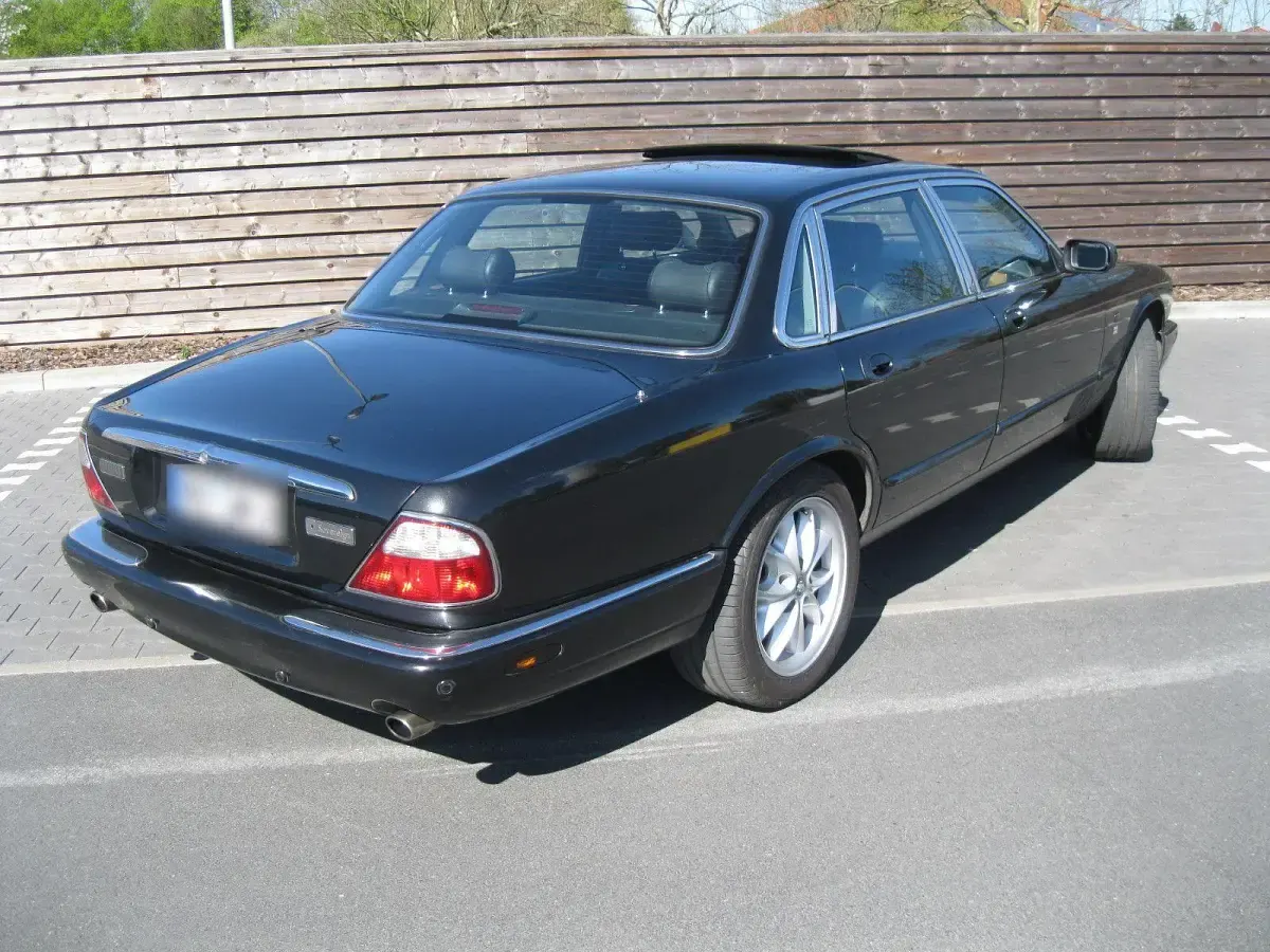 Gebraucht Jaguar XJ8 Sovereign 284 PS (208 kW) 2002 Schwarz Limousine