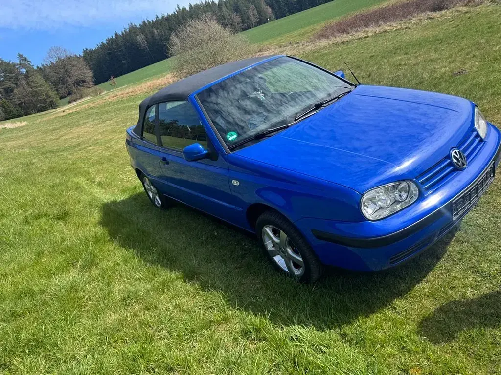 Occasion VW Golf Trendline 75 ch (55 kW) 2000 Bleue Cabriolet
