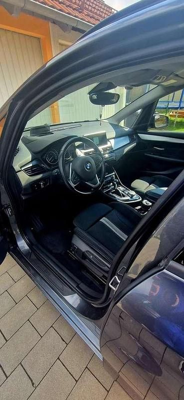 Gebraucht BMW 218 Advantage 150 PS (110 kW) 2017 Grau Van / Kleinbus