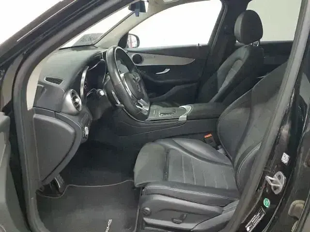 Gebraucht Mercedes GLC220 AMG 194 PS (142 kW) 2022 Schwarz Limousine