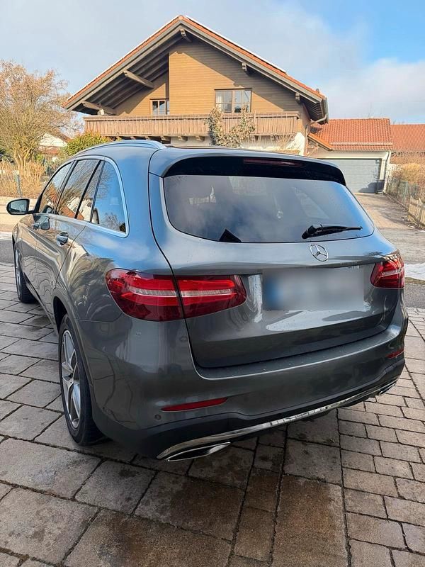 Gebraucht Mercedes GLC220 AMG line 170 PS (125 kW) 2015 Grau SUV