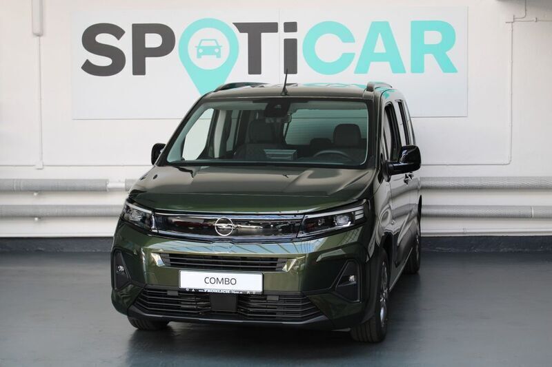 Grün Neu 2025 Opel Combo Life Van / Kleinbus | 27.900 € (Etwas zu teuer) - Bild 1/4