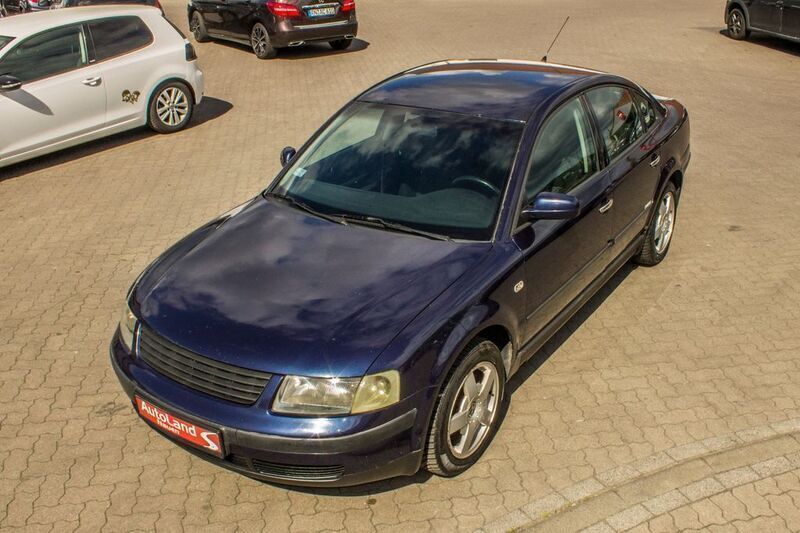 Blau Gebraucht 1997 VW Passat Comfortline Limousine | 999 € (Fairer Preis) - Bild 1/4