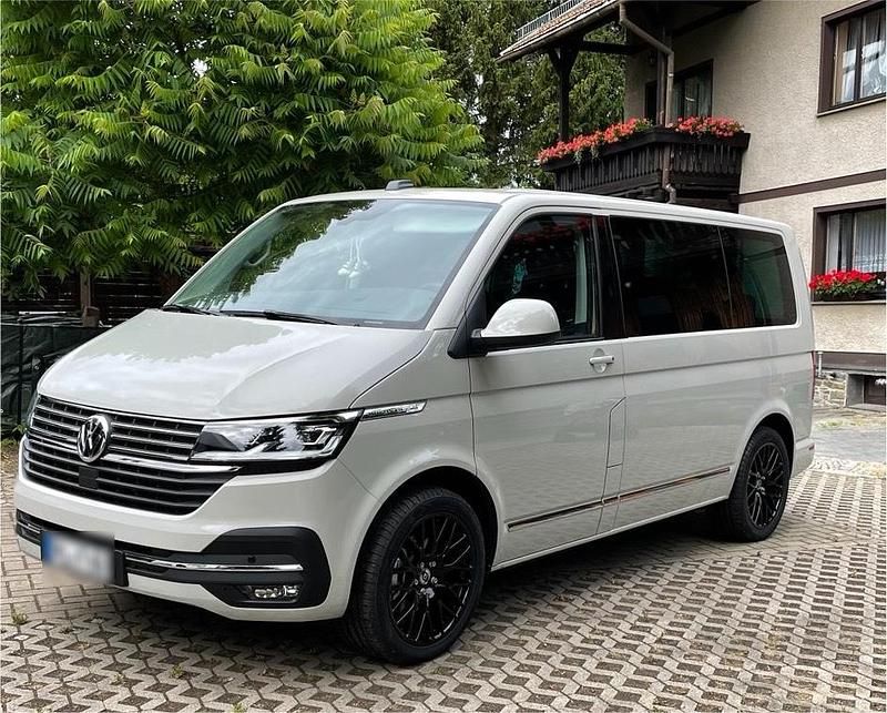 Second-hand VW Multivan Generation Six 150 CP (110 kW) 2022 Bej Monovolum