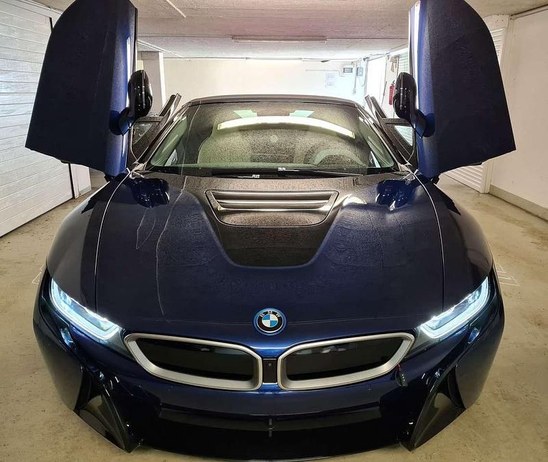 Gebraucht BMW i8 231 PS (169 kW) 2021 Blau Cabrio
