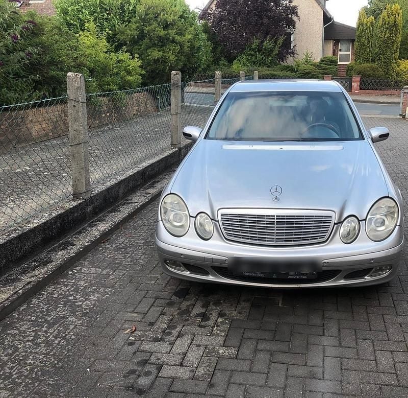 Gebraucht Mercedes E200 125 PS (91 kW) 2004 Silber Limousine