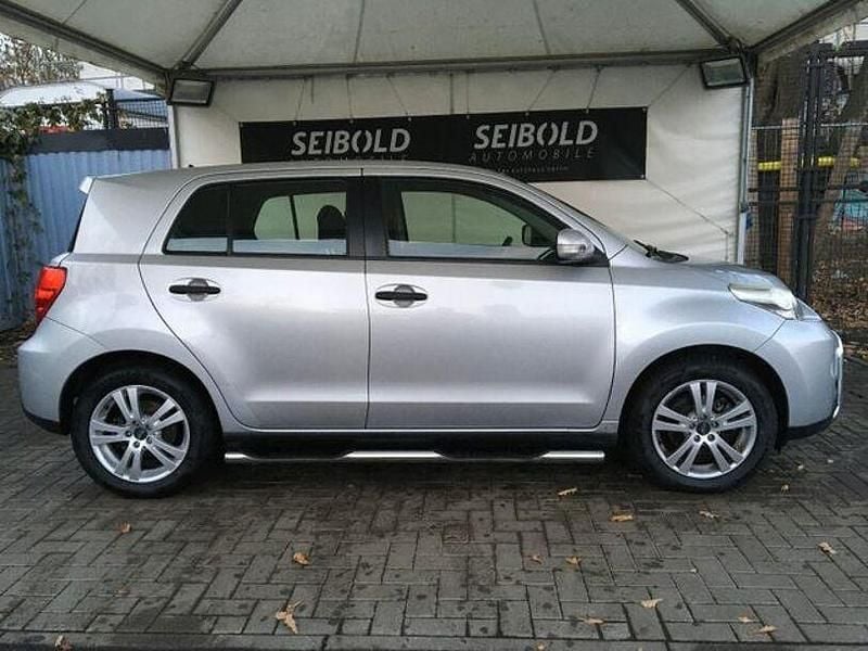 Gebraucht Toyota Urban Cruiser 101 PS (74 kW) 2010 Silver mica metallic SUV