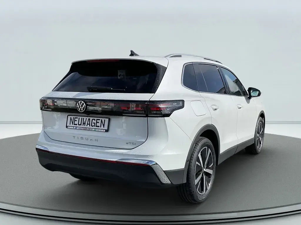 Neu VW Tiguan Elegance 150 PS (110 kW) 2026 Oryxweiss perlmutteffekt SUV