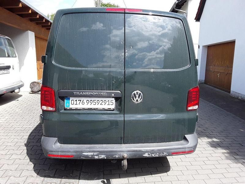 Gebraucht VW T6.1 150 PS (110 kW) 2020 Dunkelgrün Van