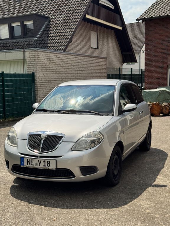 Silber Gebraucht 2008 Lancia Ypsilon Kleinwagen | 2.400 € (Fairer Preis) - Bild 1/4