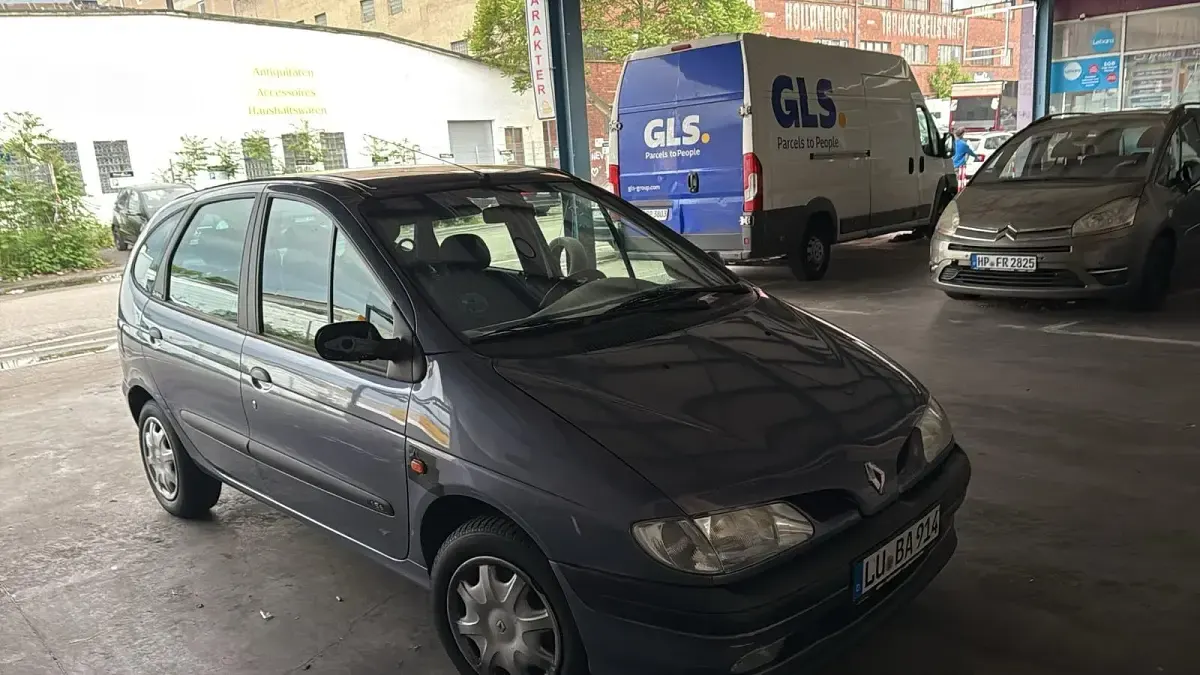 Gebraucht Renault Scénic 80 PS (58 kW) 1999 Grün Van / Kleinbus