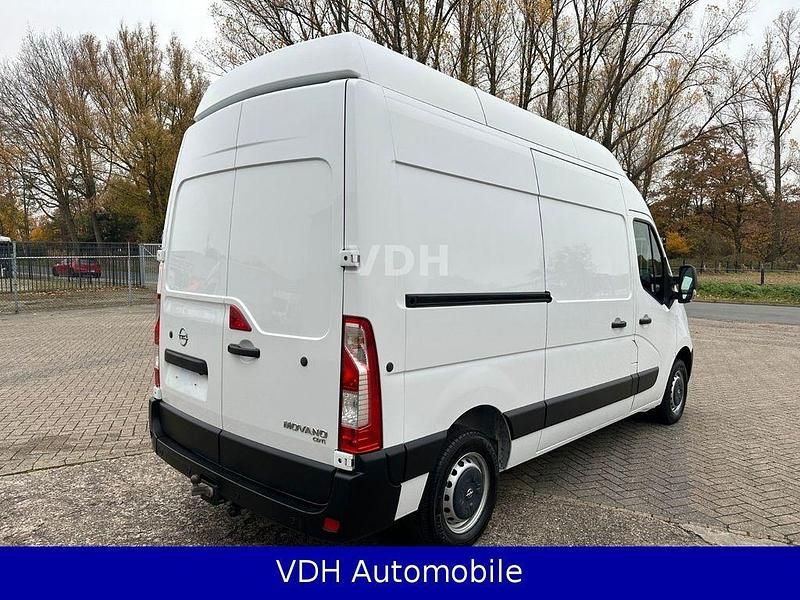 Gebraucht Opel Movano 131 PS (96 kW) 2018 Weiß Van