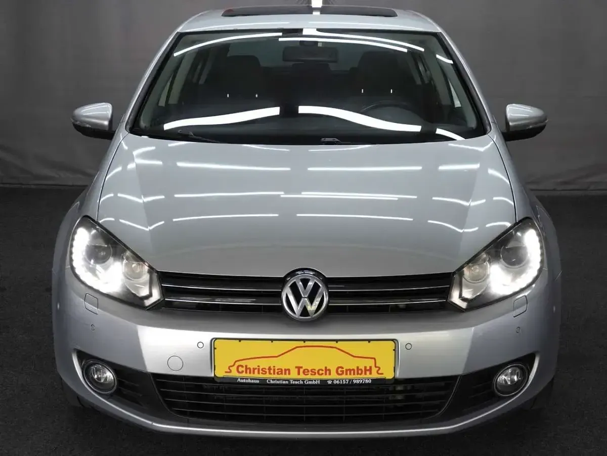 Gebraucht VW Golf VI Team 105 PS (77 kW) 2011 Silber Kleinwagen