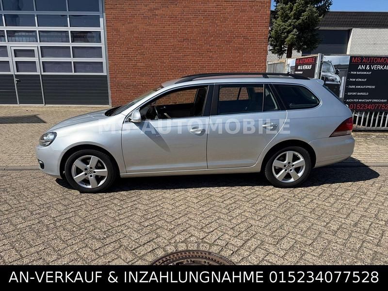 Gebraucht VW Golf VII Comfortline 105 PS (77 kW) 2012 Reflexsilber Kombi