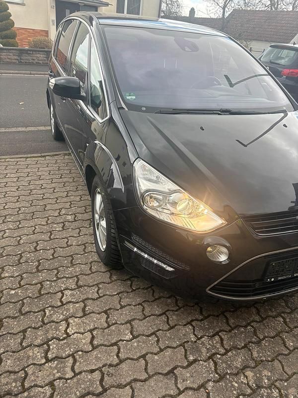 Gebraucht Ford S-MAX S 163 PS (119 kW) 2013 Schwarz Van / Kleinbus