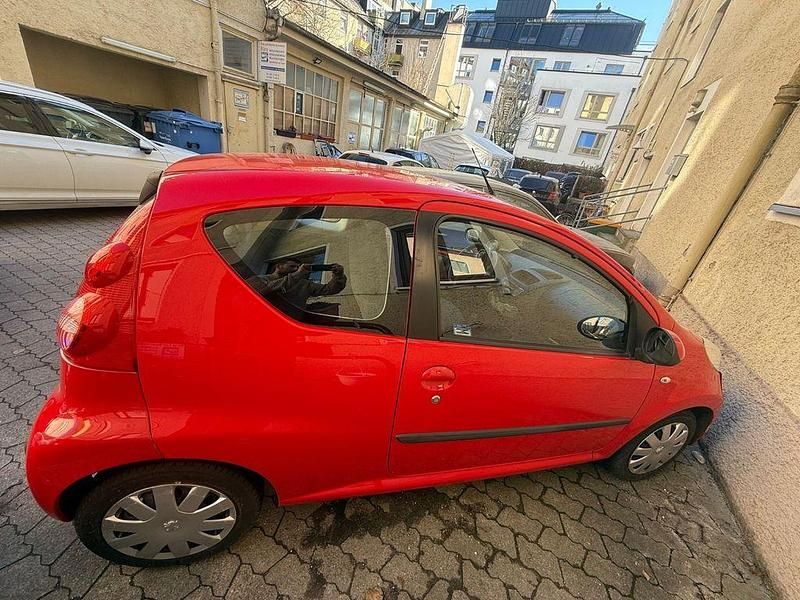 Gebraucht Peugeot 107 Filou 68 PS (50 kW) 2006 Rot Kleinwagen