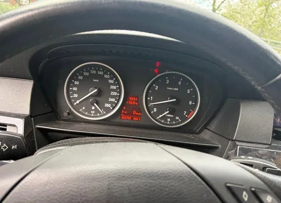 Gebraucht BMW 523 Exclusive 190 PS (139 kW) 2009 Silber Kombi