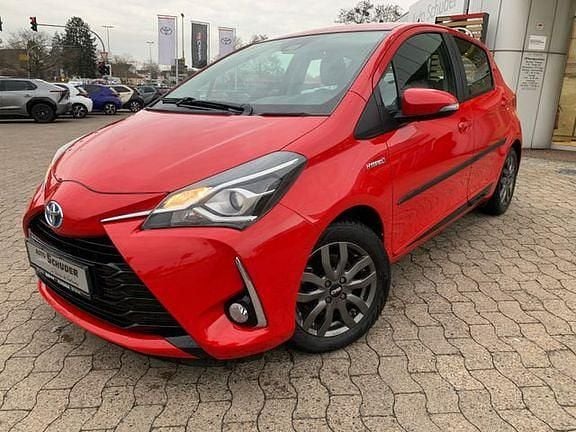Gebraucht Toyota Yaris Hybrid Comfort 100 PS (73 kW) 2017 Rot Limousine
