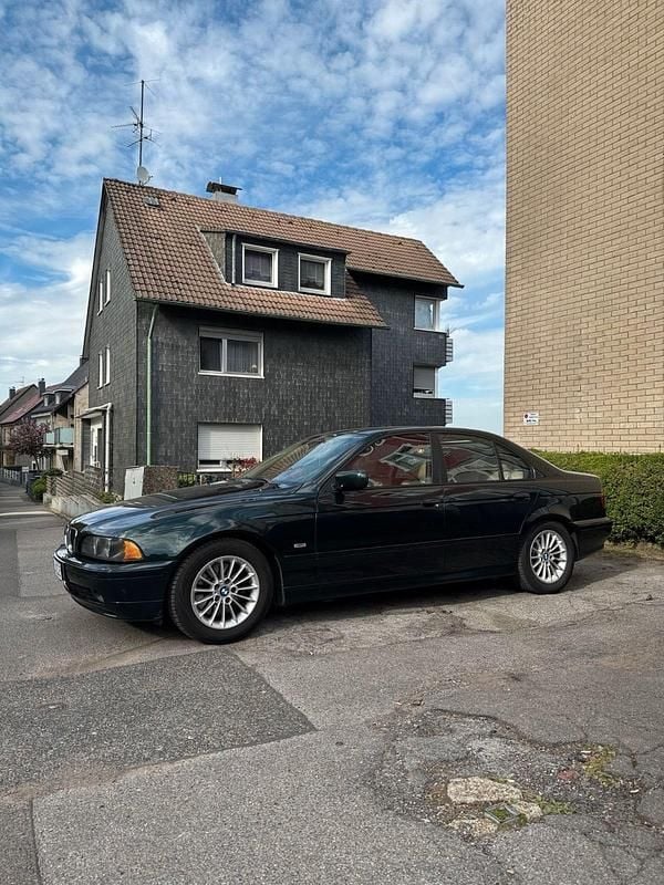 Second-hand BMW 530 231 CP (169 kW) 2002 Verde Berlinǎ