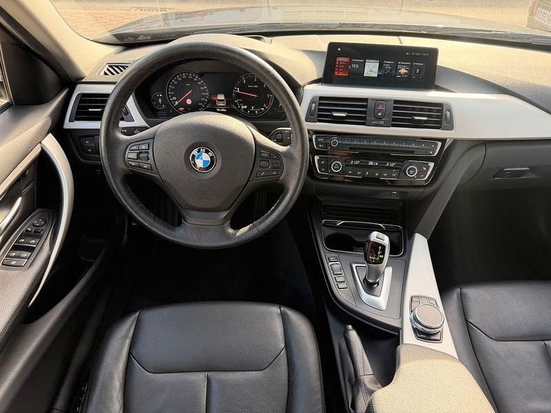 Używany BMW 320 Performance 190 KM (139 kW) 2018 Szary Sedan/Limuzyna