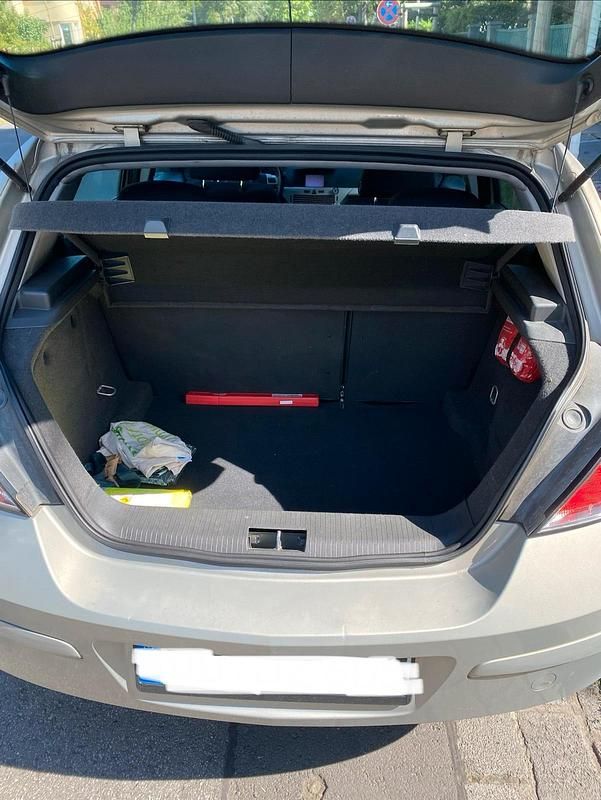 Gebraucht Opel Astra 90 PS (66 kW) 2007 Andere farben Limousine