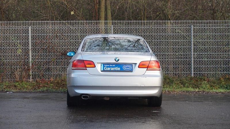 Gebraucht BMW 320 Sport Line 177 PS (130 kW) 2007 Silber Coupé