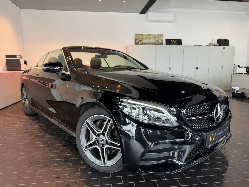 Gebraucht Mercedes C200 AMG line 184 PS (135 kW) 2019 Schwarz Cabrio