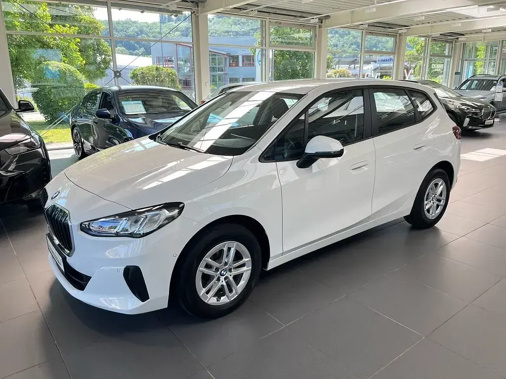 Gebraucht BMW 218 Active Tourer Performance 136 PS (100 kW) 2022 Weiß Van / Kleinbus