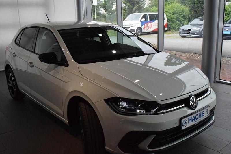 Gebraucht VW Polo Move 95 PS (69 kW) 2025 Weiß Limousine