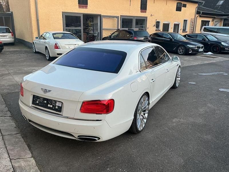 Gebraucht Bentley Flying Spur 575 PS (422 kW) 2014 Weiß Limousine