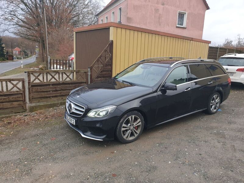 Schwarz Gebraucht 2014 Mercedes E350 Elegance Kombi | 13.500 € (Fairer Preis) - Bild 1/4