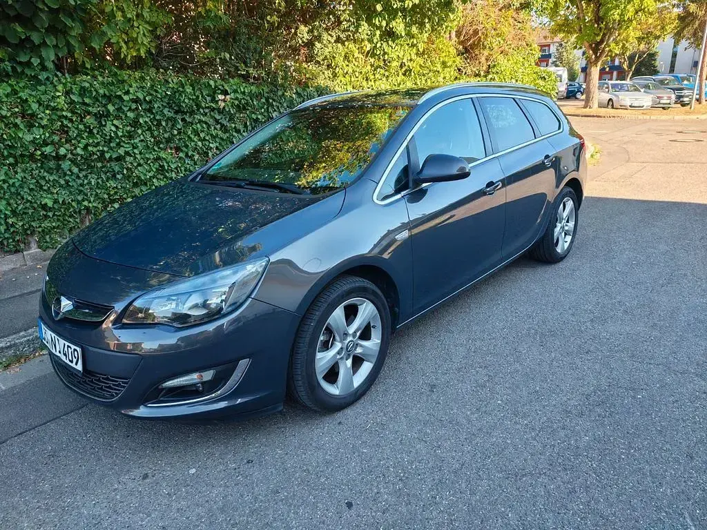 Gebraucht Opel Astra Exklusiv 136 PS (100 kW) 2014 Grau Kombi