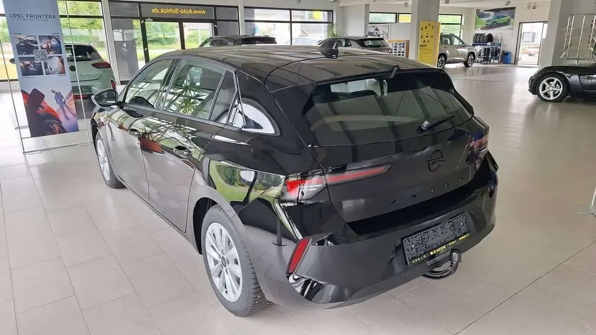Neu Opel Astra Edition 136 PS (100 kW) 2026 Karbon schwarz Limousine