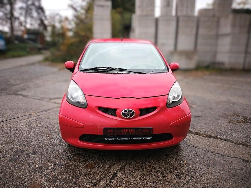 Rot Gebraucht 2006 Toyota Aygo Kleinwagen | 1.400 € (Guter Preis) - Bild 1/4