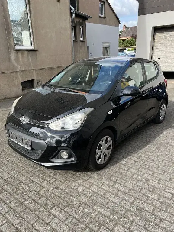 Gebraucht Hyundai i10 YES! 67 PS (49 kW) 2015 Schwarz Kleinwagen