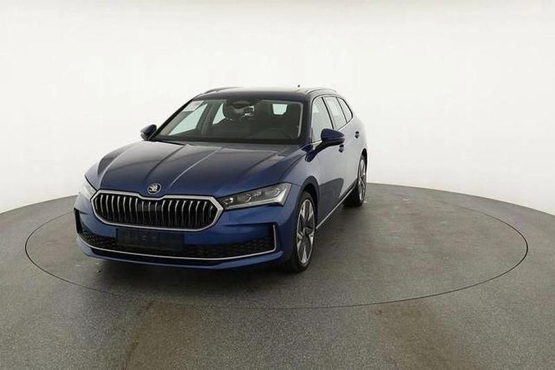 Blau Gebraucht 2024 Skoda Superb Selection Kombi | 43.258 € (Guter Preis) - Bild 1/4