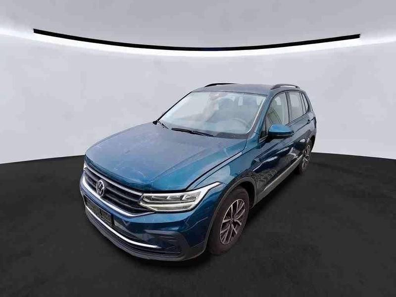Nightshade blue metallic Gebraucht 2022 VW Tiguan Life SUV | 19.990 € (Superpreis) - Bild 1/4