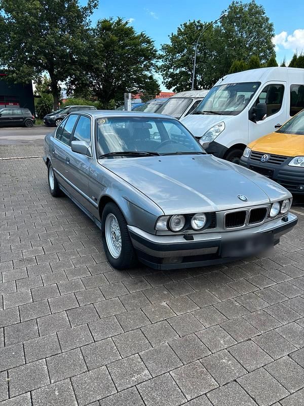 Używany BMW 535 210 KM (154 kW) 1988 Szary Sedan/Limuzyna
