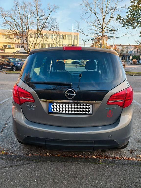 Braun Gebraucht 2011 Opel Meriva Van / Kleinbus | 3.690 € (Etwas zu teuer) - Bild 1/4