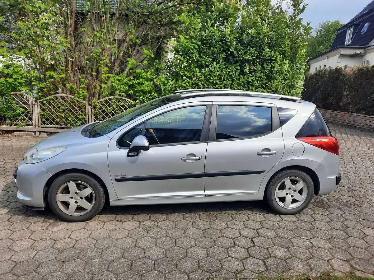 Gebraucht Peugeot 207 Urban Move 95 PS (69 kW) 2009 Silber Kombi