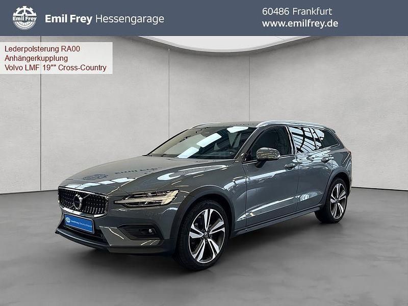 Gebraucht Volvo V60 CC Plus 197 PS (144 kW) 2022 Grau Kombi