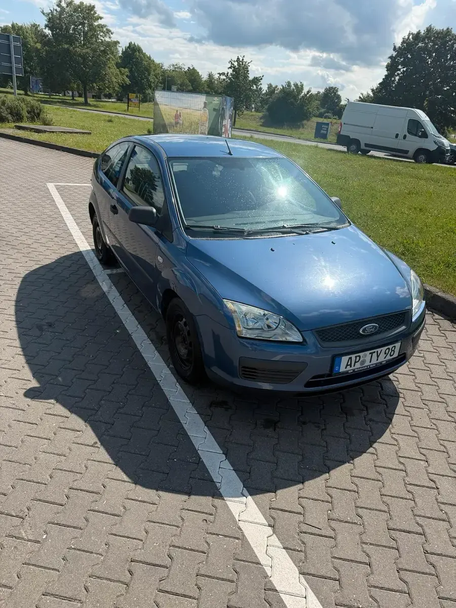 Gebraucht Ford Focus 101 PS (74 kW) 2006 Blau Kleinwagen