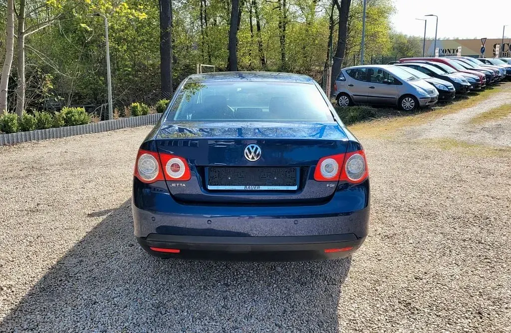 Gebraucht VW Jetta Comfortline 116 PS (85 kW) 2006 Shadow blue metallic Limousine