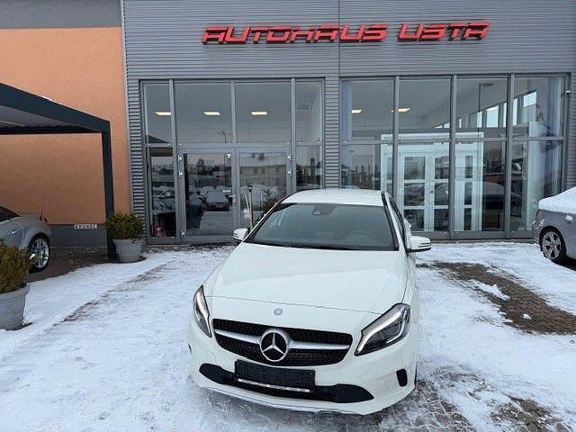 Weiß Gebraucht 2015 Mercedes A180 Limousine | 15.900 € (Fairer Preis) - Bild 1/4