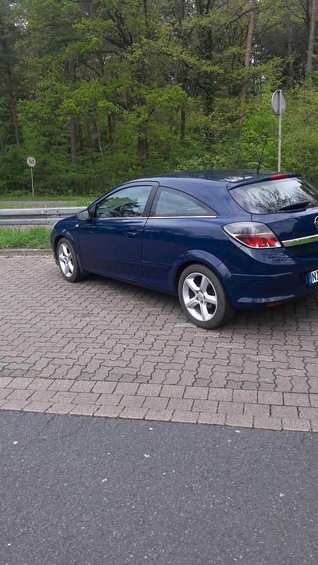 Blau Gebraucht 2005 Opel Astra Coupé | 2.300 € (Fairer Preis) - Bild 1/4