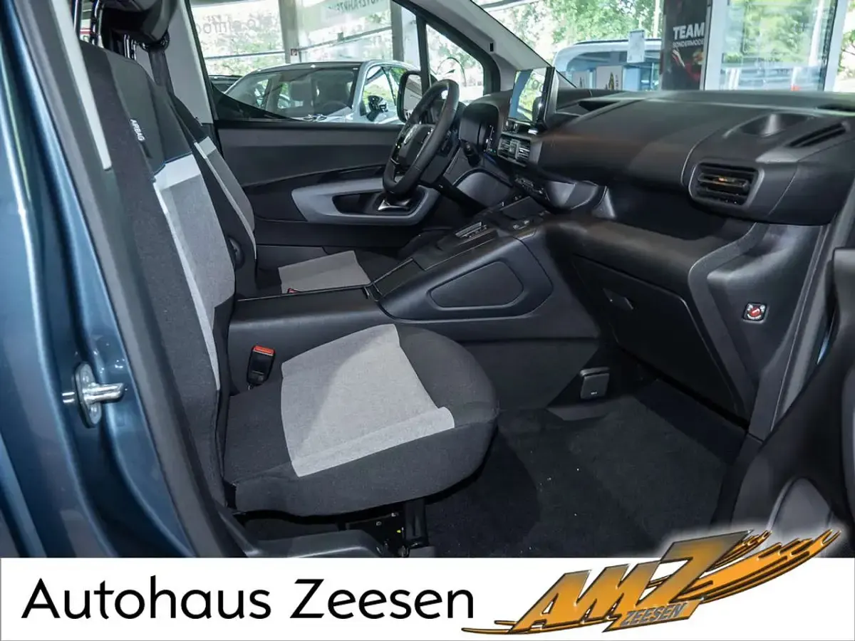 Neu Citroën Berlingo 131 PS (96 kW) 2026 Kiamablau (metallic) Van / Kleinbus