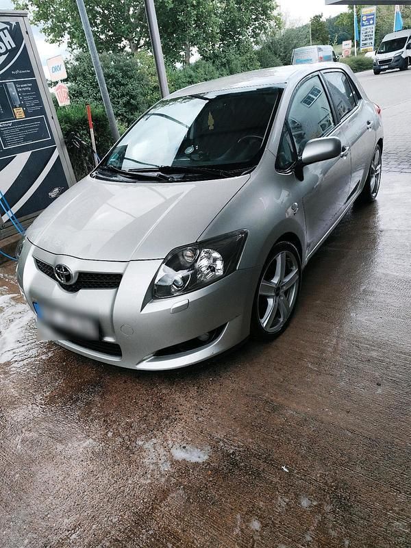 Grau Gebraucht 2008 Toyota Auris Kleinwagen | 3.150 € (Fairer Preis) - Bild 1/4