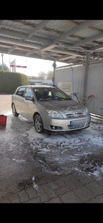 Silber Gebraucht 2004 Toyota Corolla Sol Kombi | 3.500 € (Etwas zu teuer) - Bild 1/4