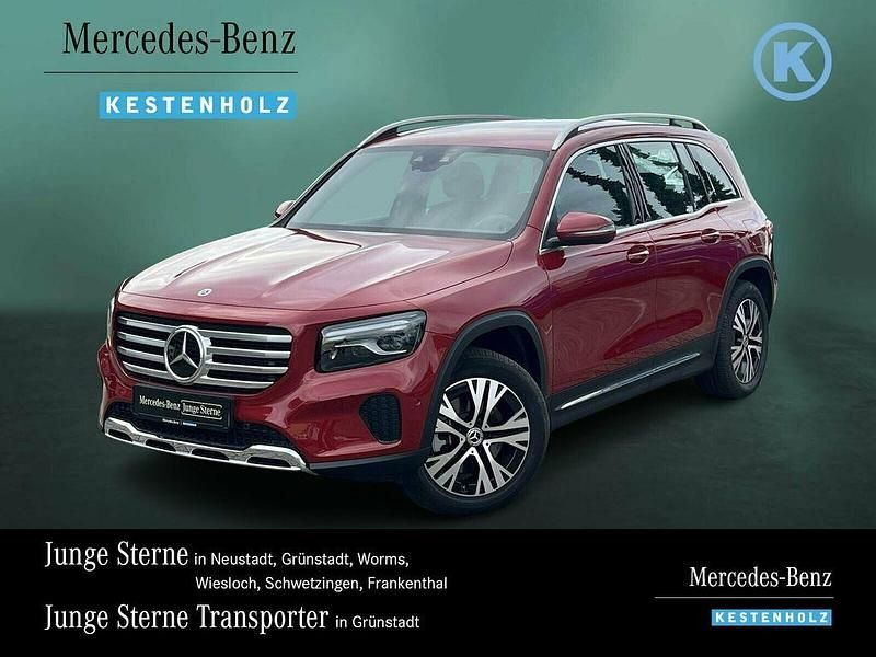 Manufaktur patagonienrot brigh Gebraucht 2024 Mercedes GLB200 Progressive SUV | 48.390 € (Etwas zu teuer) - Bild 1/4